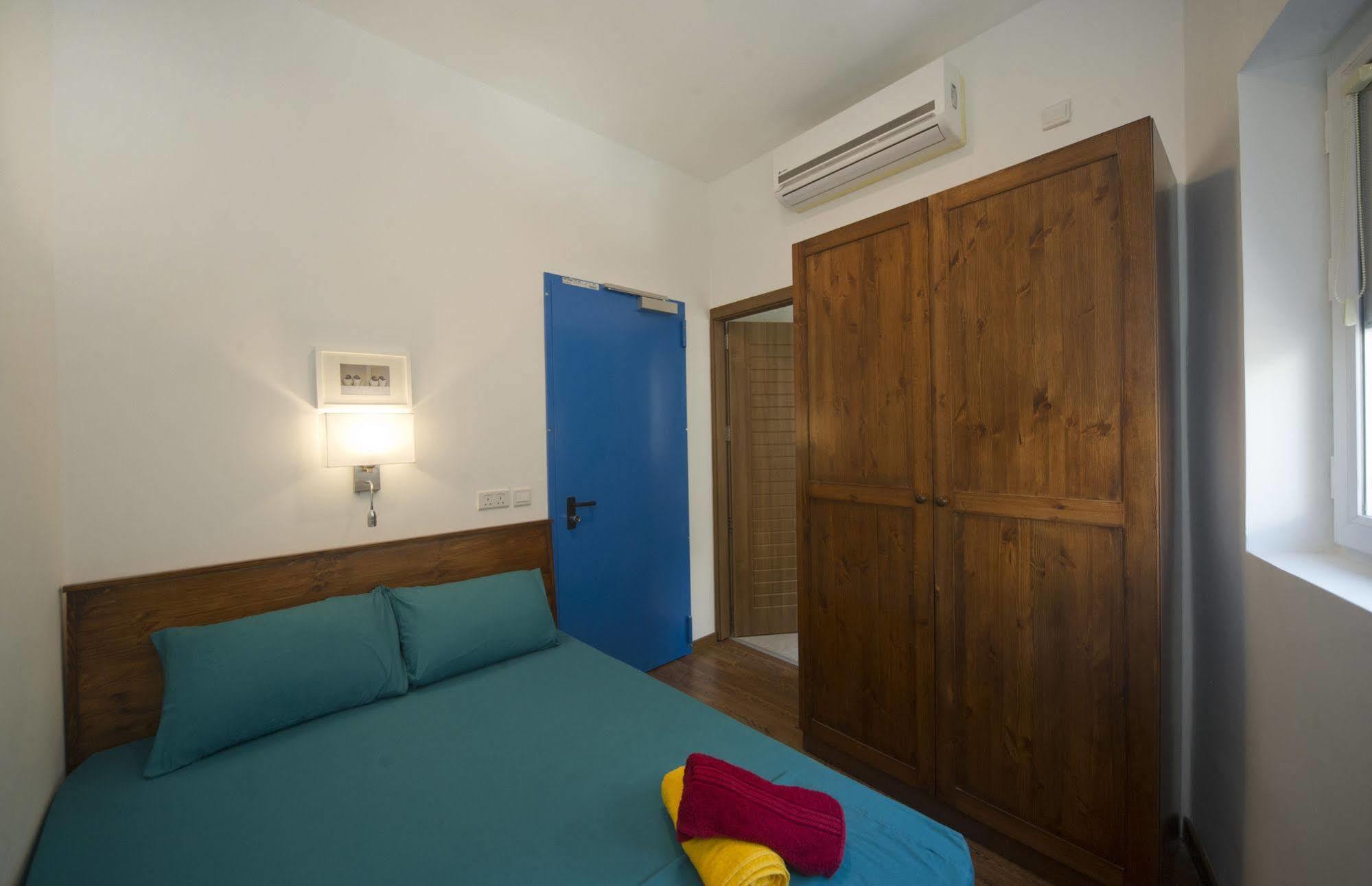 Marco Polo Party Hostel Saint Julian's Exterior photo